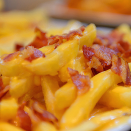 PATATAS BACON Y QUESO